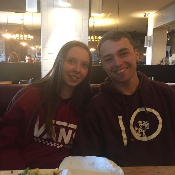 Meet your Posher, Lauren - Picture 1 of 1